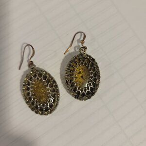 VTG -Amber and Amethyst Drop Earrings. Beautiful and Excellent Condition! Classy